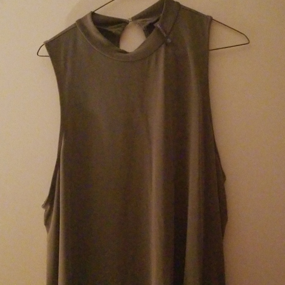 SHORT SLEEVE OVAL GREEN